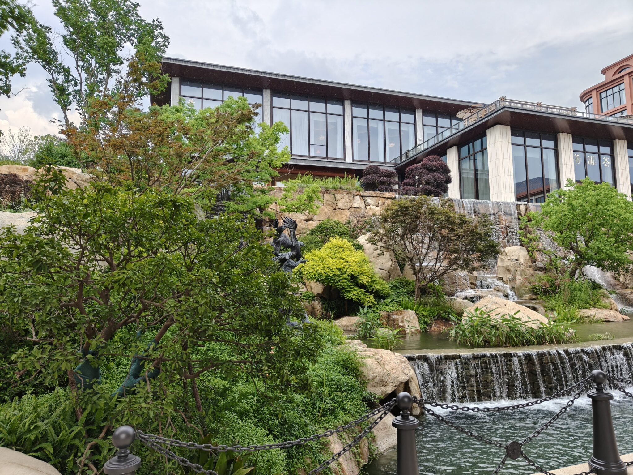 Tour of the HUAWEI Lianqui Lake R&D Campus in Shanghai - A Bugged Life