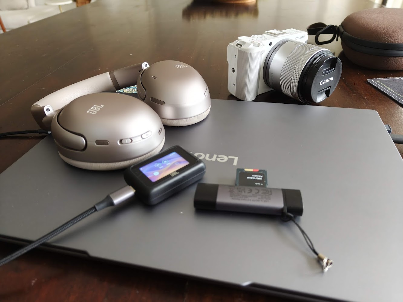 New gadgets on the test bed: Canon R50 V, Lenovo Yoga Slim 7i Aura Edition, JBL Tour One M3 over ears